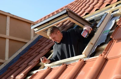 Pose de fenêtres de toit Velux à Guinglange